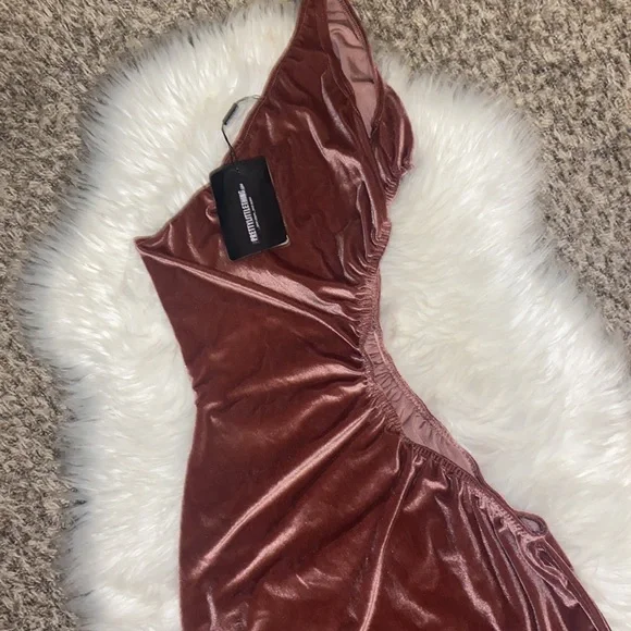 Pretty little thing dress - Picture 3 of 3